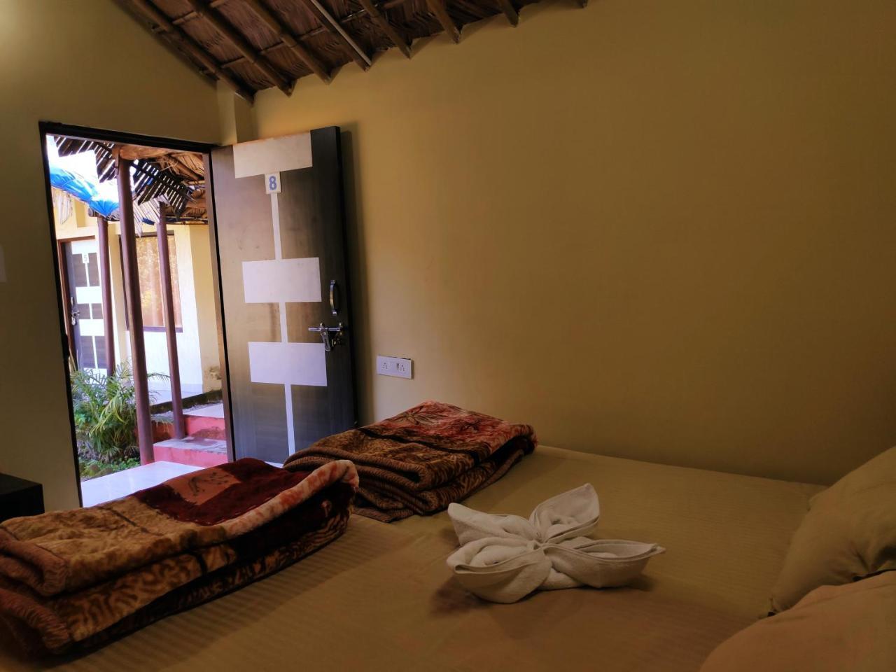 Garud Chatti River Resort Rishīkesh Exterior foto